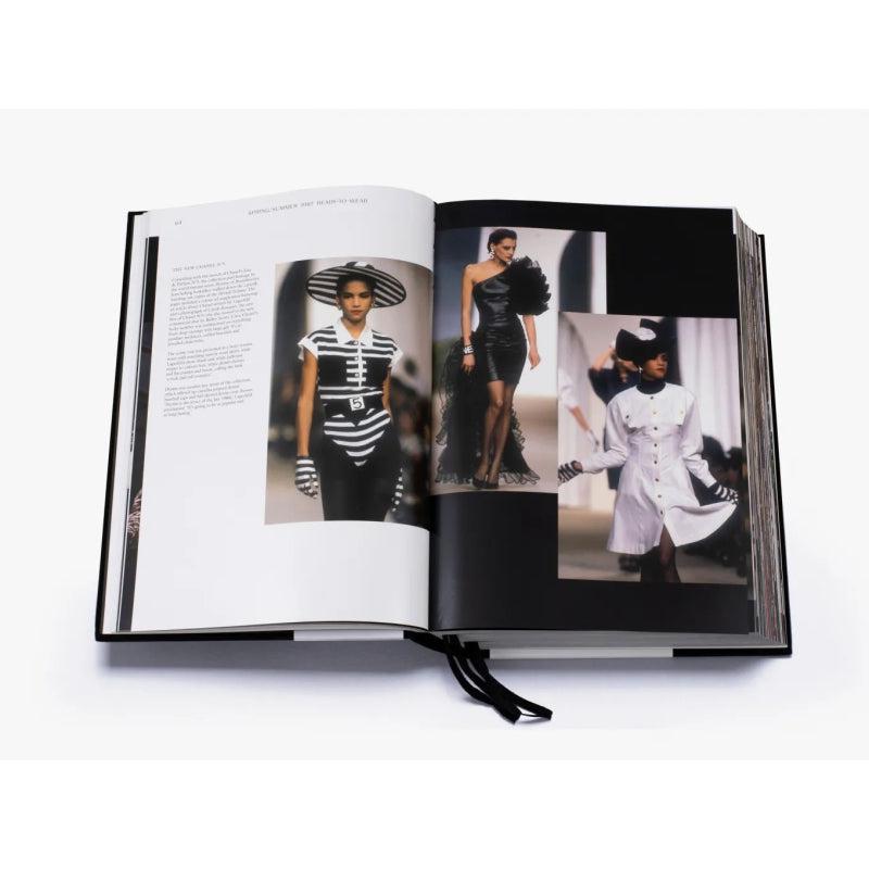 Chanel Catwalk Dik Boek