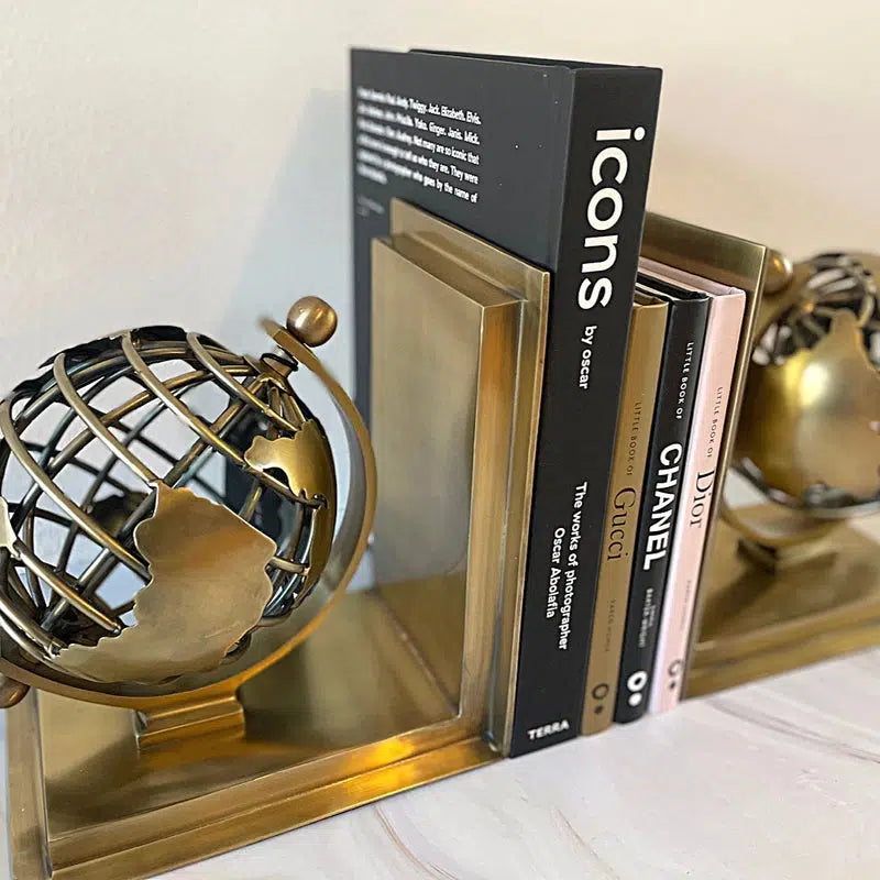 Eichholtz Boekensteun Wereldbol