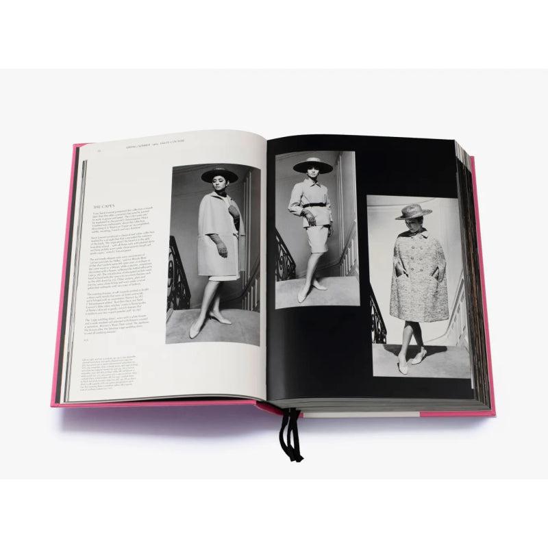 Yves Saint Laurent Catwalk Dik Boek